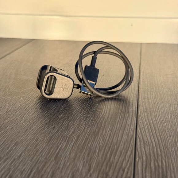 FitBit w/ CHARGER INCLUDED (NEW NO BOX) - Picture 3 of 3